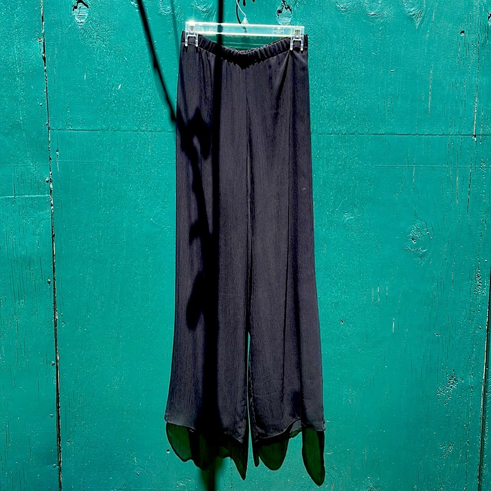 Black Lined gauze summer pants! Size S. Hot in Hollywood.